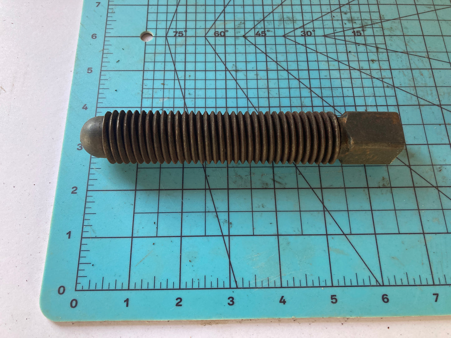 L-73 Oscillator screw and center, male