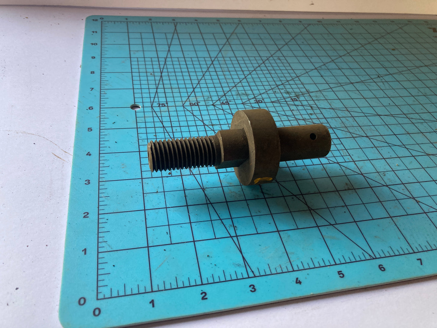 L-102 Idler arm adjusting stud