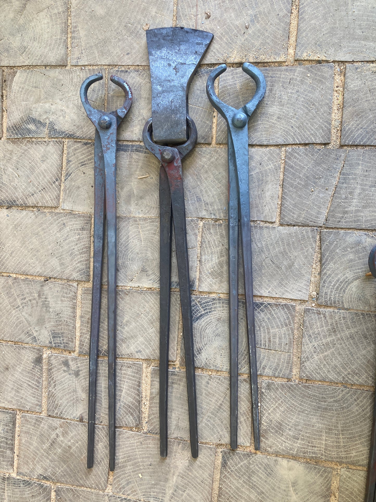 Eye Lock Tongs